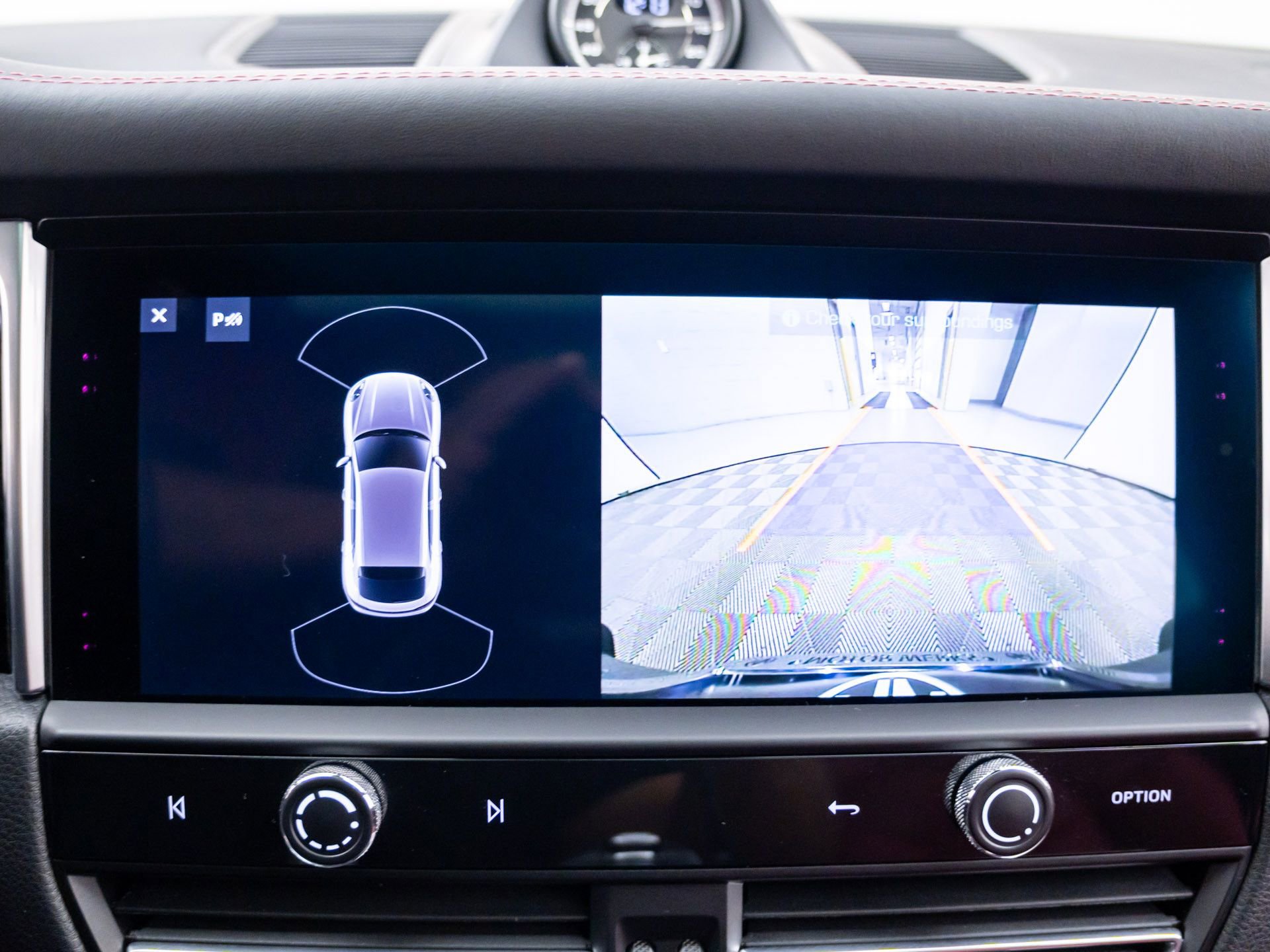 Certified 2023 Porsche Macan Turbo image 24