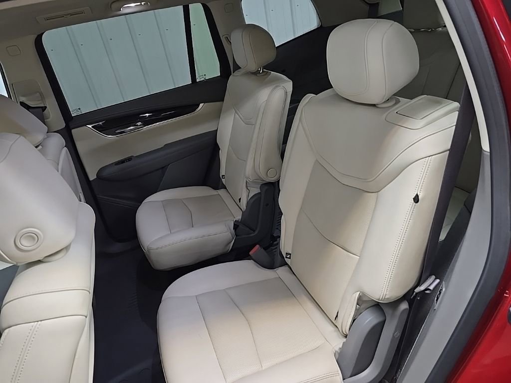 Used 2021 Cadillac XT6 Premium Luxury image 32