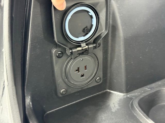 Used 2025 Chevrolet Silverado EV LT image 10