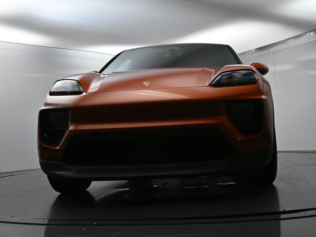 Certified 2025 Porsche Macan Electric image 55