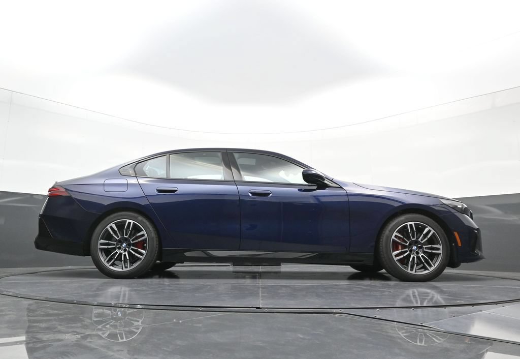 New 2026 BMW 540i xDrive w/ Executive Package AWD/4WD image 29