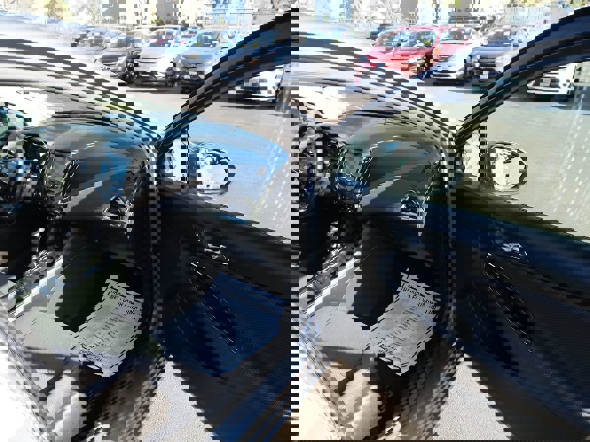 Used 2018 Chevrolet Cruze LT w/ Convenience Package FWD image 20