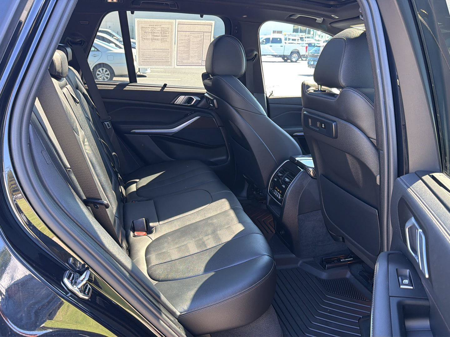 Used 2022 BMW X5 sDrive40i w/ M Sport Package RWD image 13