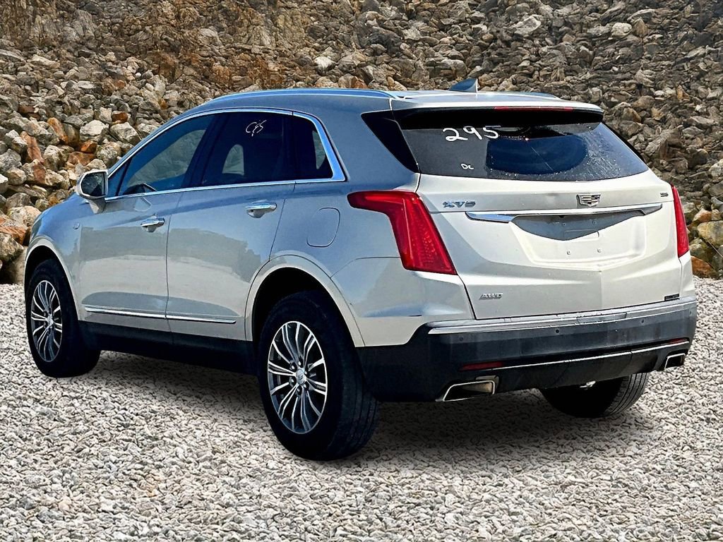 Used 2017 Cadillac XT5 Luxury w/ Driver Awareness Package image 11