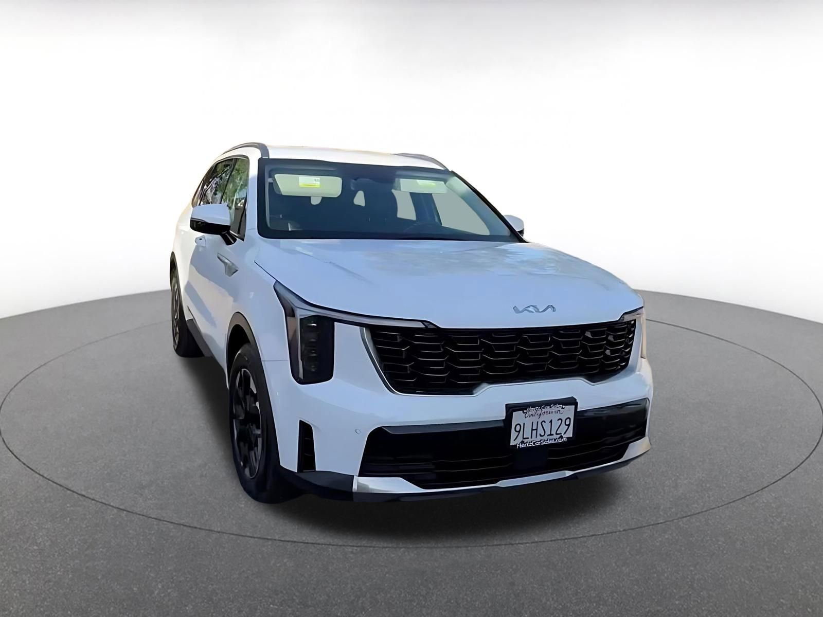 Used 2024 Kia Sorento S FWD image 3
