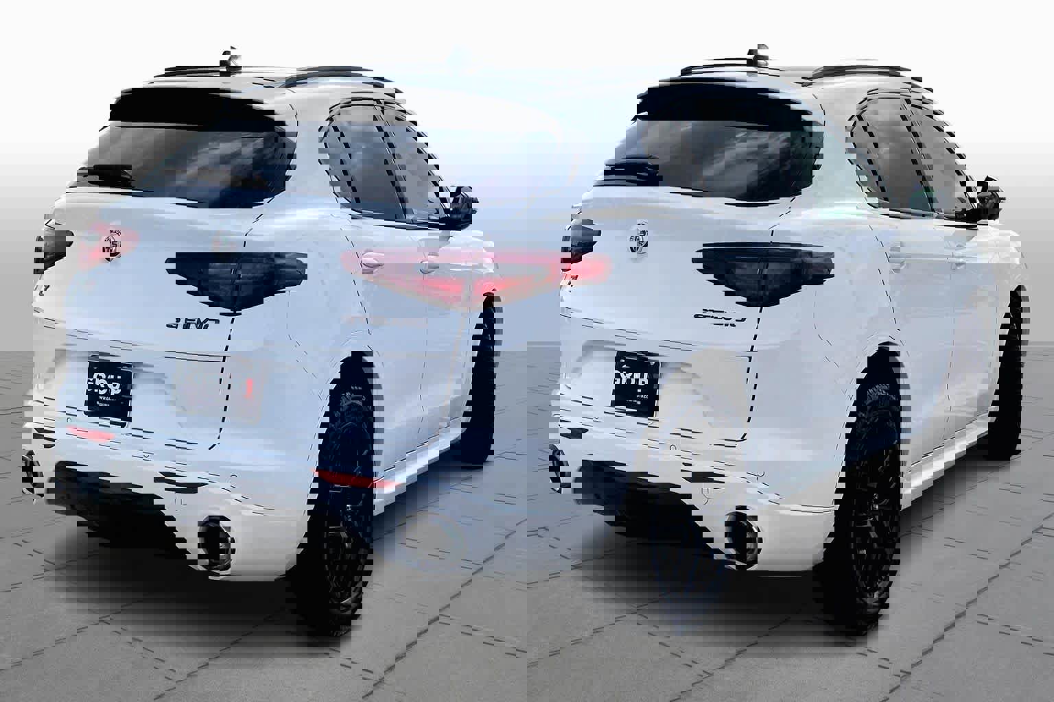 Used 2021 Alfa Romeo Stelvio Ti w/ Nero Edizione image 12