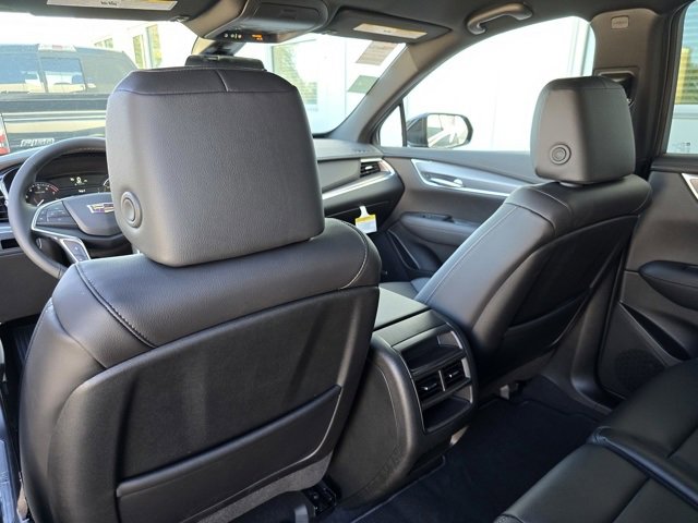 New 2025 Cadillac XT5 Luxury image 18