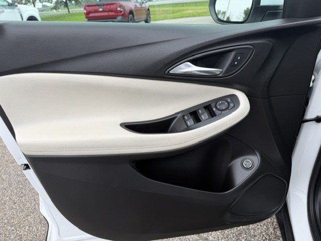 Used 2022 Buick Encore GX Select FWD image 11