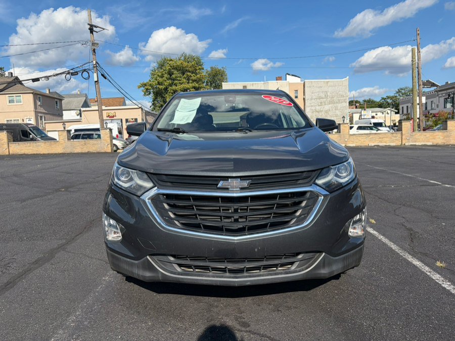Used 2019 Chevrolet Equinox LT w/ Driver Convenience Package FWD image 2