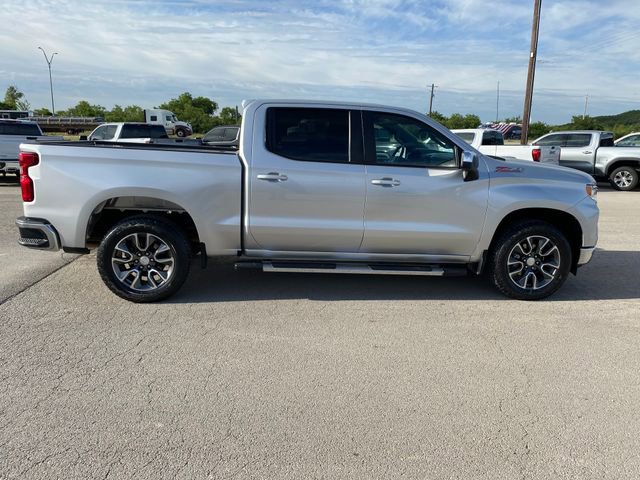 Used 2022 Chevrolet Silverado 1500 LT w/ Z71 Off-Road Package AWD/4WD image 7