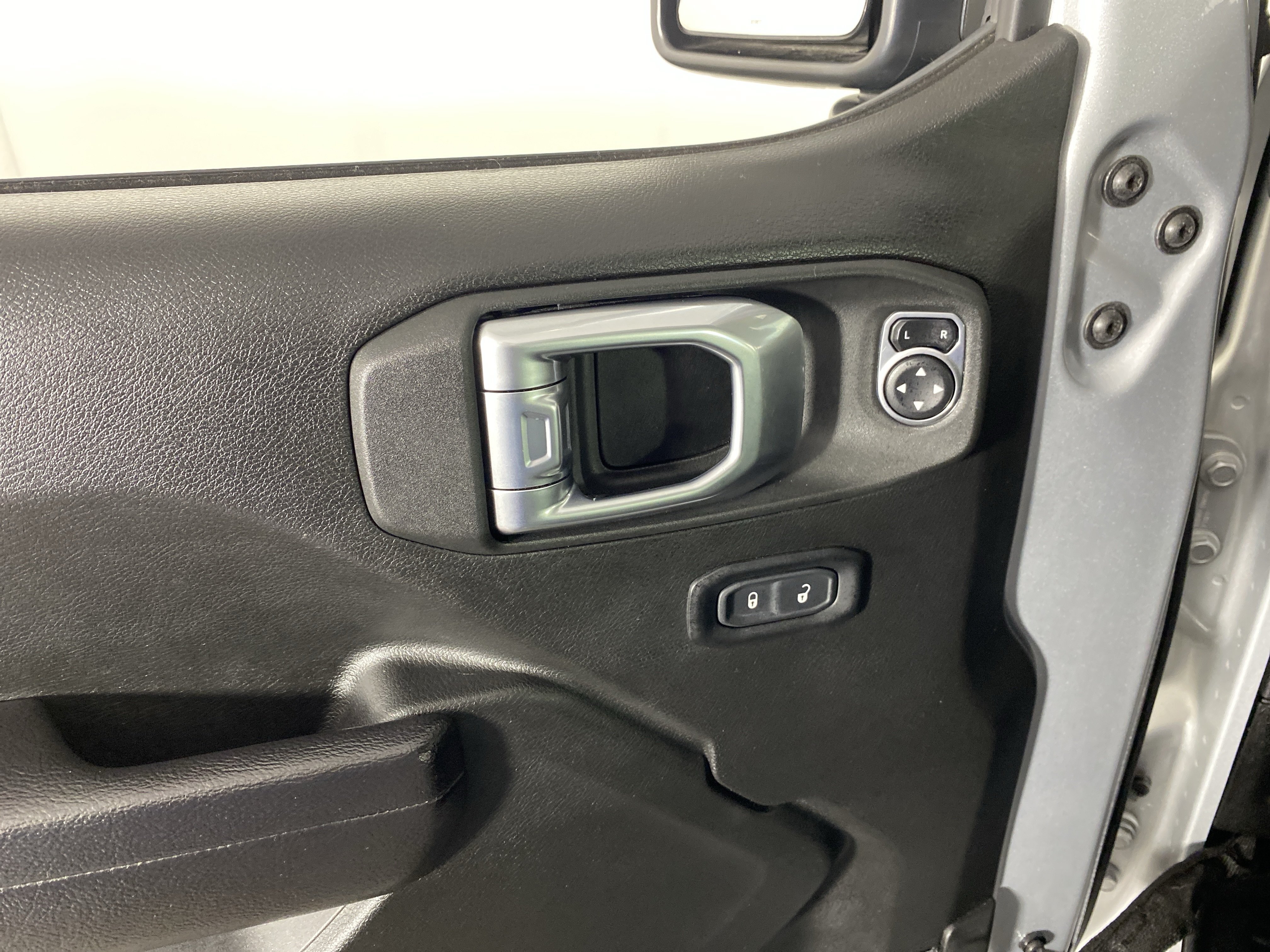 Used 2024 Jeep Wrangler Unlimited Sport AWD/4WD image 36