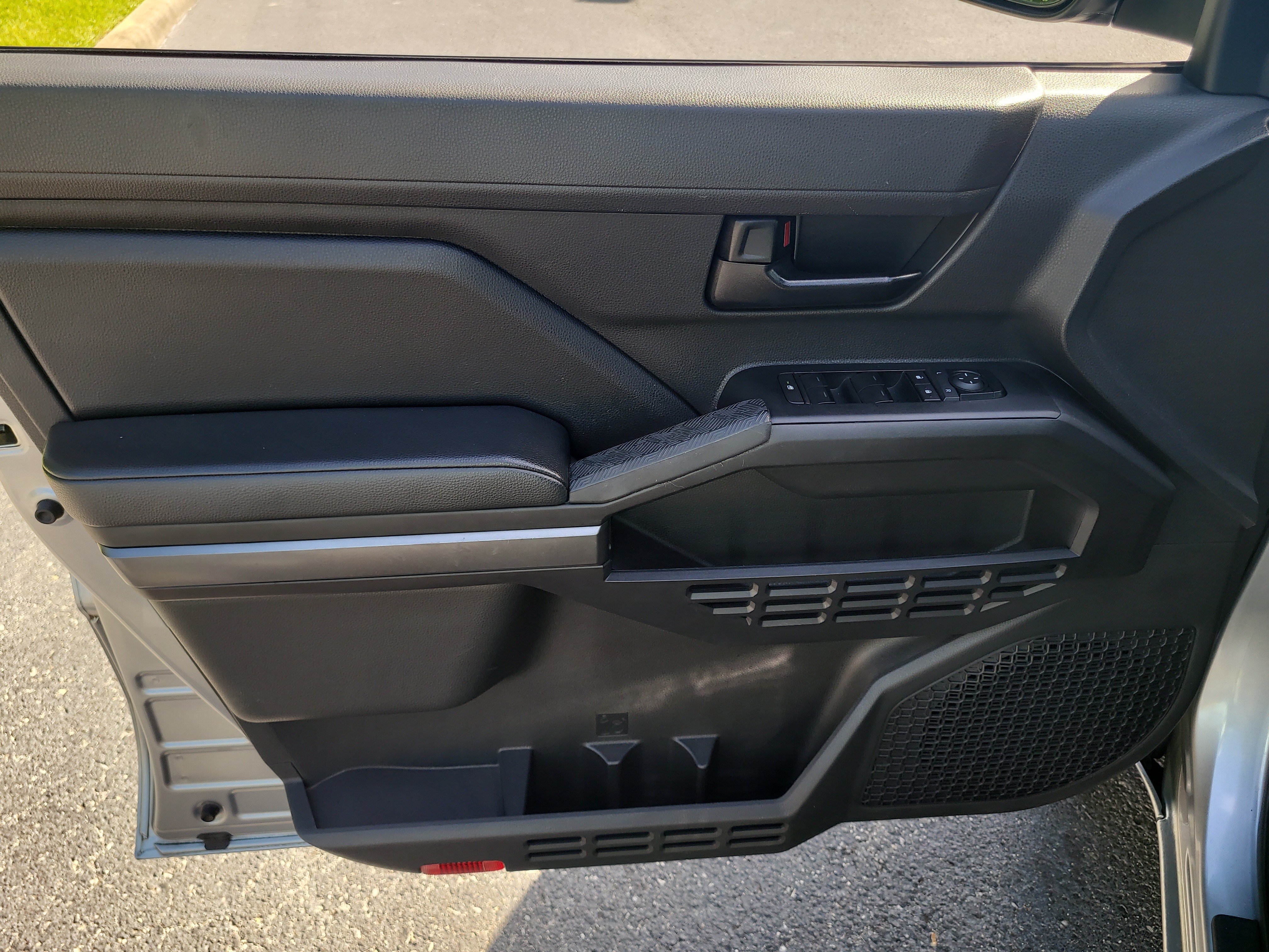 Certified 2024 Toyota Tacoma SR5 RWD image 17