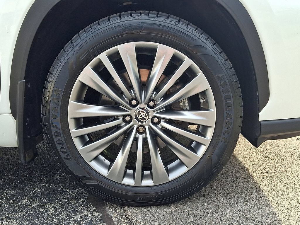 Used 2022 Toyota Highlander Platinum AWD/4WD image 9
