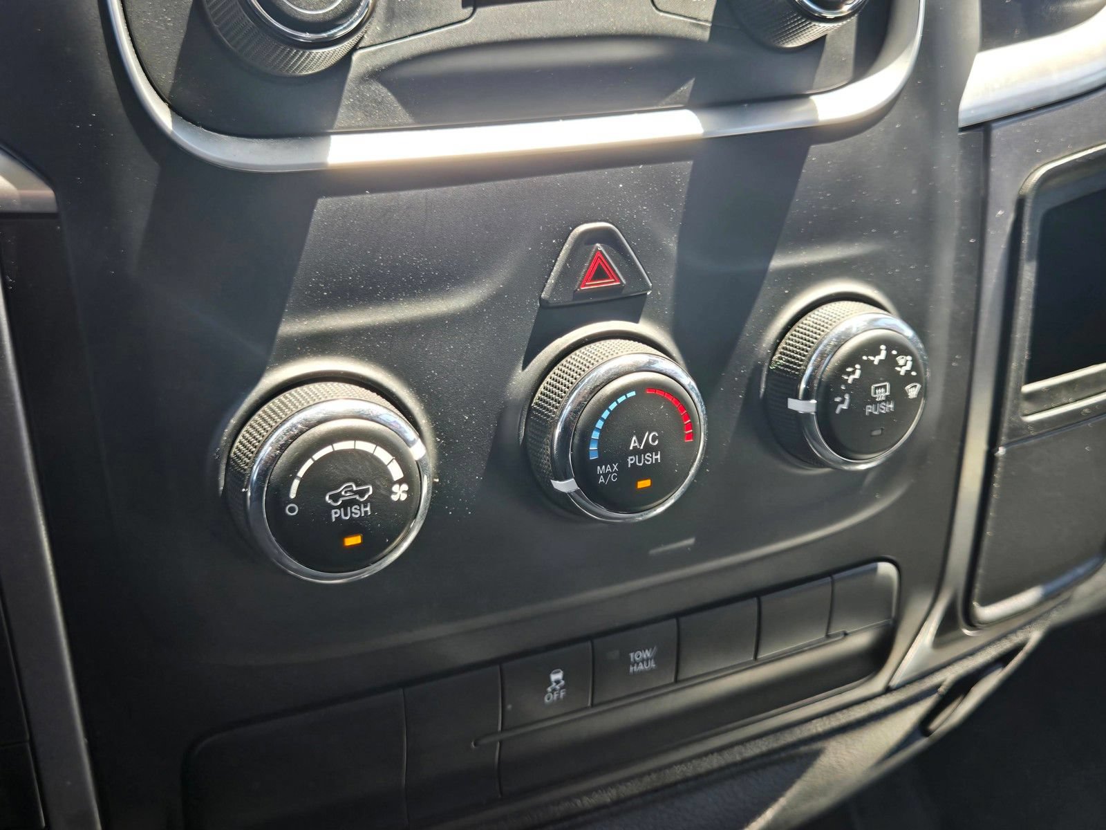 Used 2024 RAM 1500 Classic SLT AWD/4WD image 23