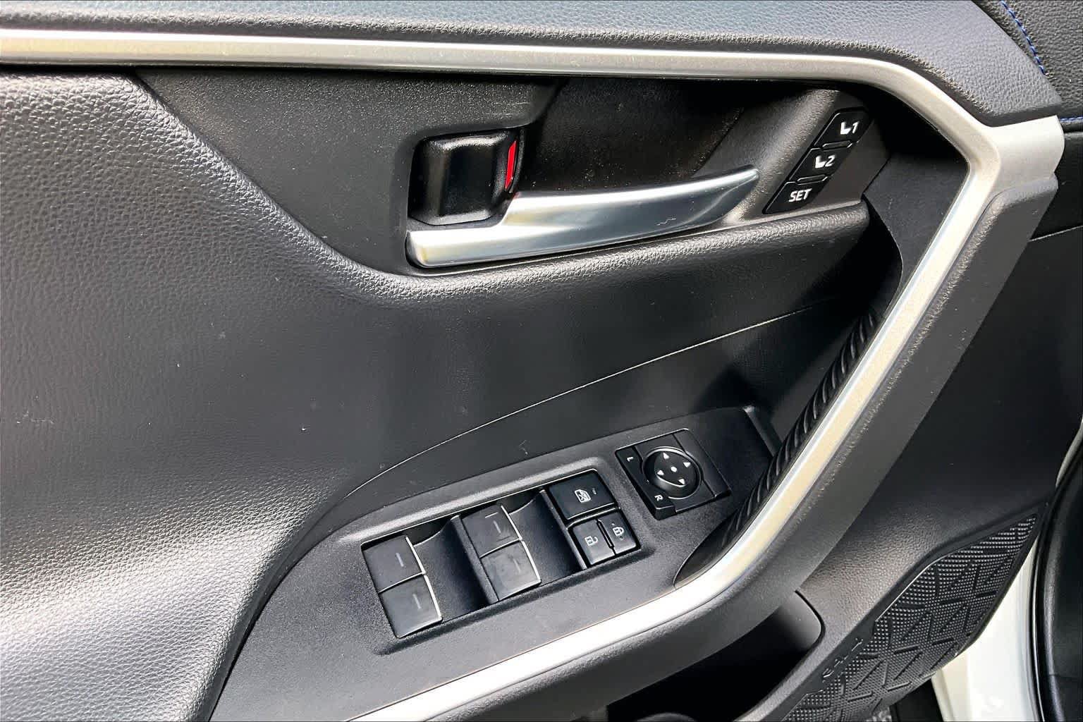 Certified 2022 Toyota RAV4 XSE AWD/4WD image 32