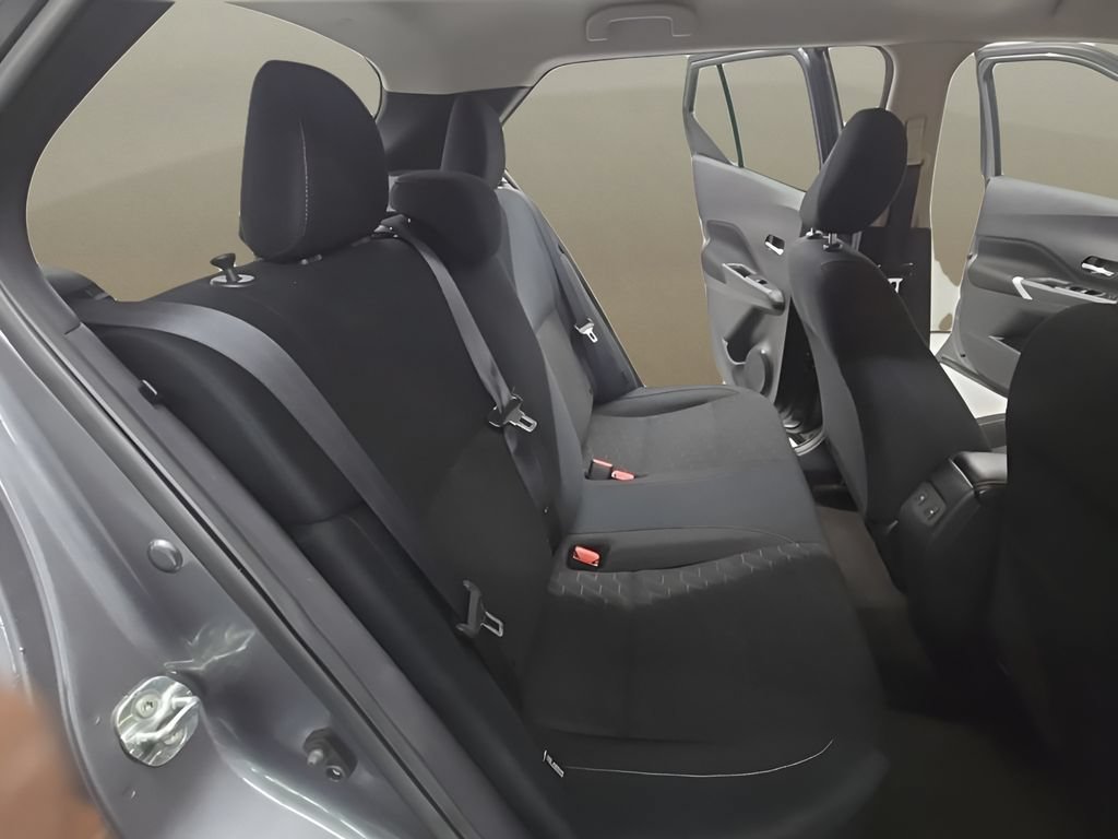 Used 2024 Nissan Kicks SV FWD image 18