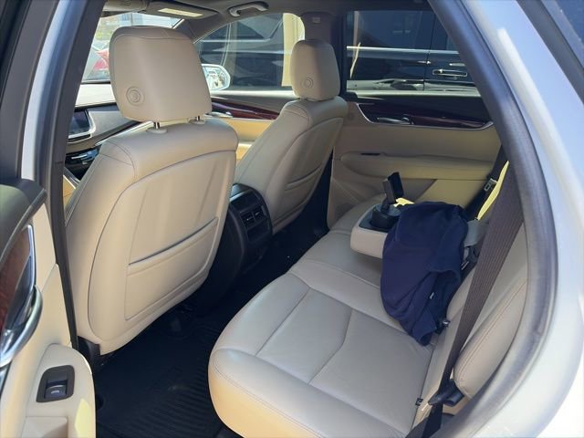 Used 2018 Cadillac XT5 Luxury w/ Driver Awareness Package image 8