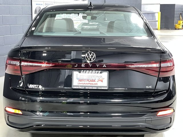 New 2025 Volkswagen Jetta SE image 8