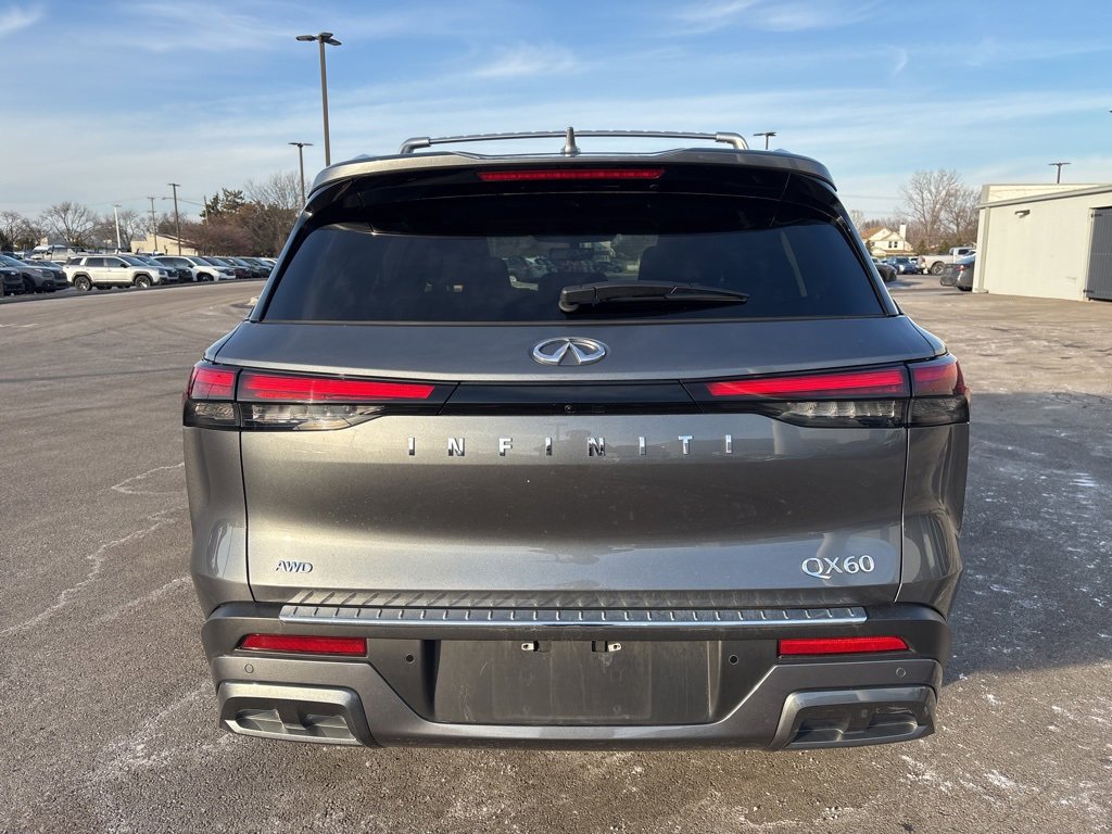 Used 2023 INFINITI QX60 Sensory w/ Vision Package image 4