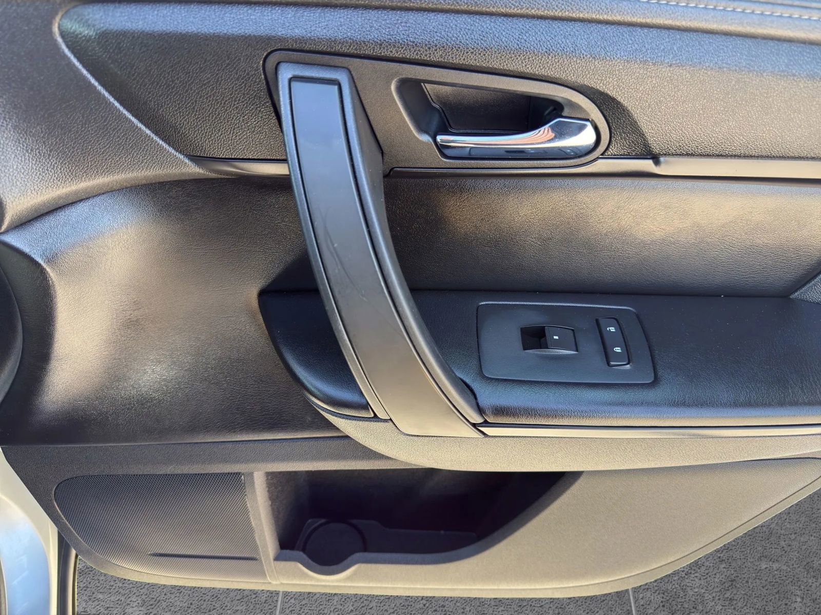 Used 2014 GMC Acadia SLE image 27