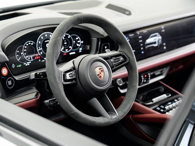 New 2026 Porsche Cayenne GTS image 9