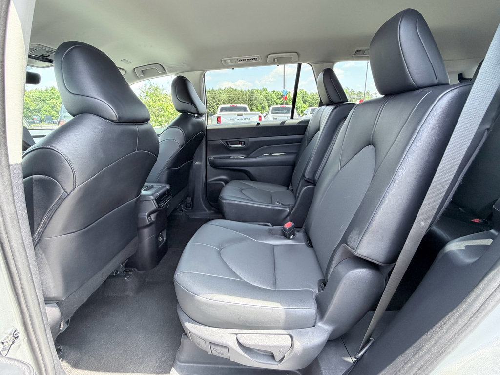 Used 2024 Toyota Grand Highlander AWD image 28