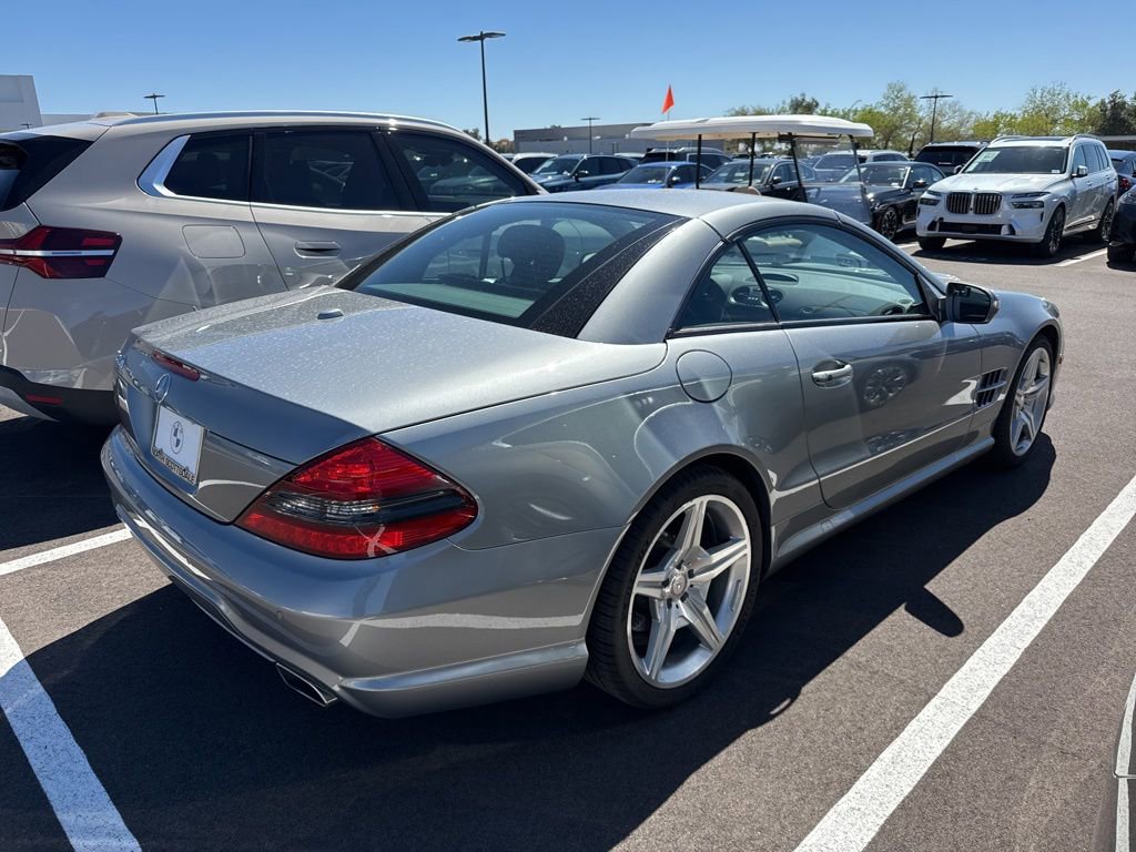 Used 2011 Mercedes-Benz SL 550 image 3
