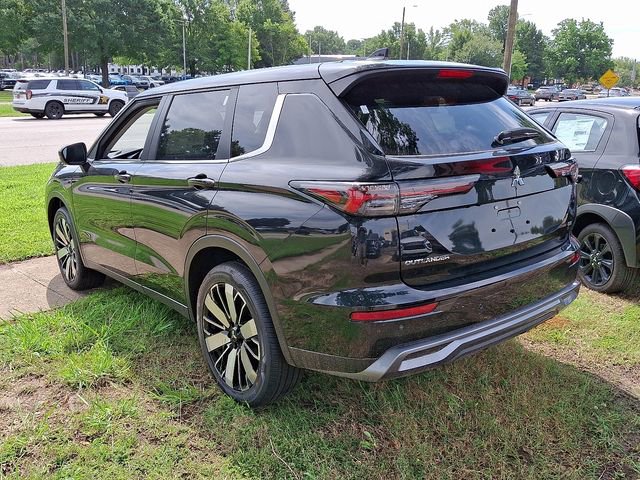New 2025 Mitsubishi Outlander SE image 3