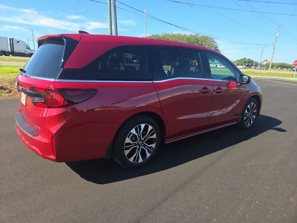 Used 2025 Honda Odyssey Elite image 12