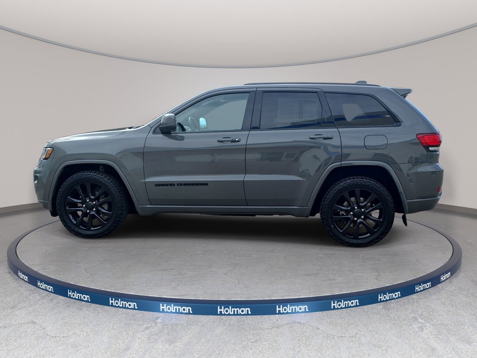 Used 2019 Jeep Grand Cherokee Altitude AWD/4WD image 9