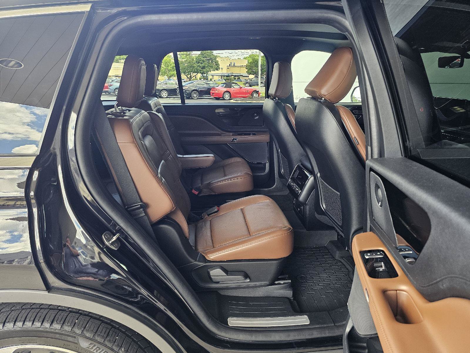 Used 2021 Lincoln Aviator Reserve w/ Equipment Group 201A AWD/4WD image 14