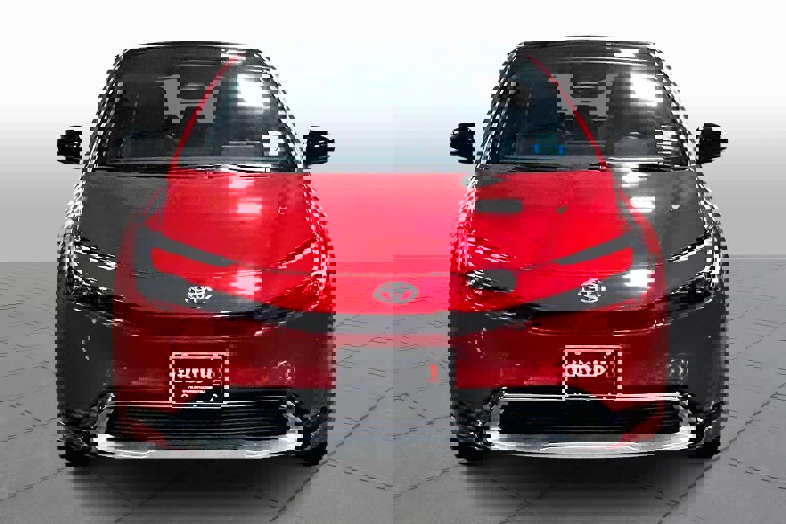 Used 2025 Toyota Prius Plug-In Hybrid image 3