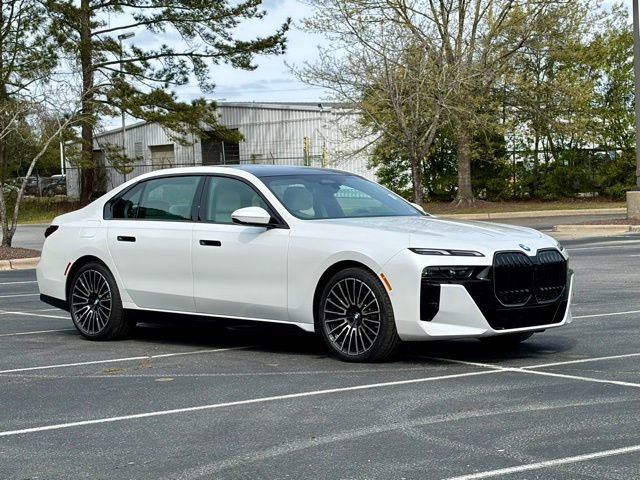 Used 2025 BMW 740i w/ Premium Package image 10