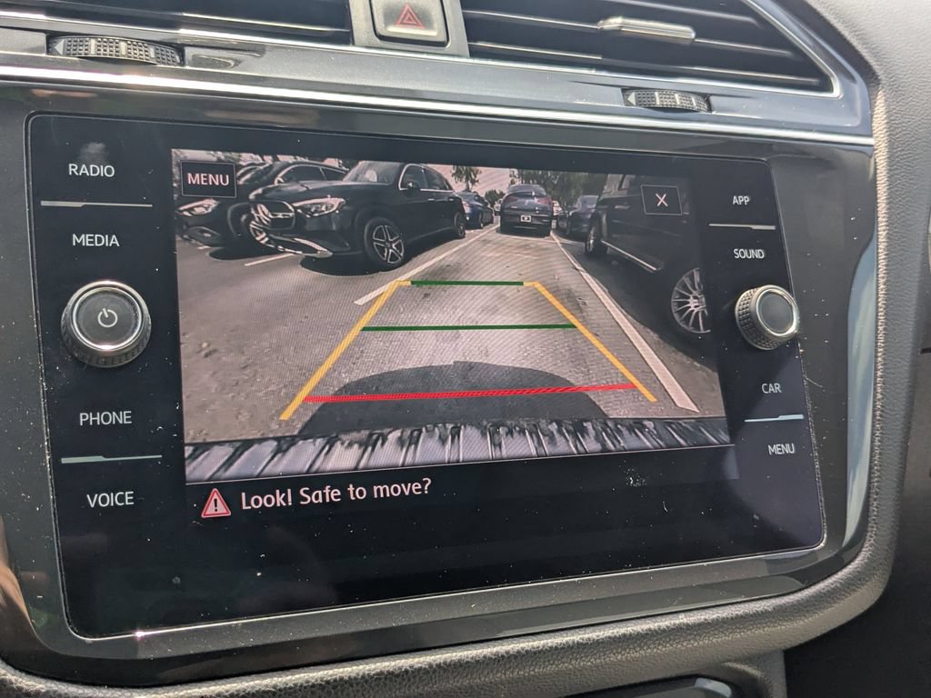 Used 2019 Volkswagen Tiguan SE w/ Panoramic Sunroof Package FWD image 9