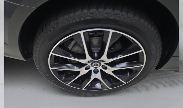 Used 2020 Volvo V90 T6 Cross Country AWD/4WD image 18