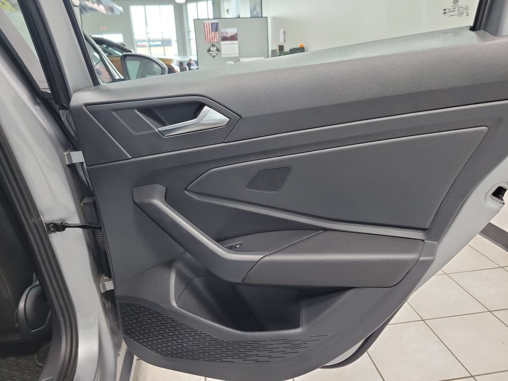 Used 2023 Volkswagen Jetta SE w/ Panoramic Sunroof Package FWD image 20