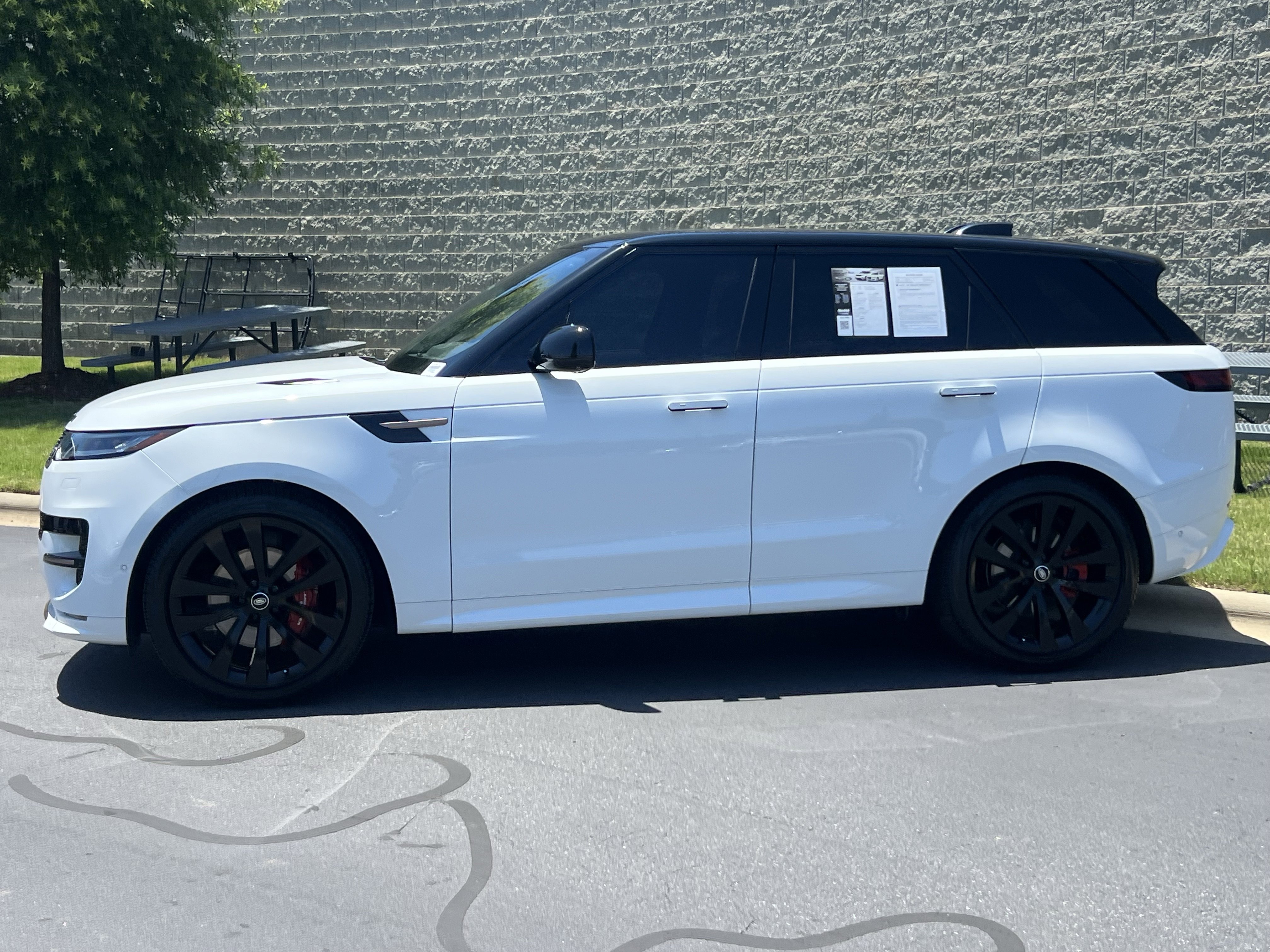 Certified 2025 Land Rover Range Rover Sport Dynamic SE AWD/4WD image 4
