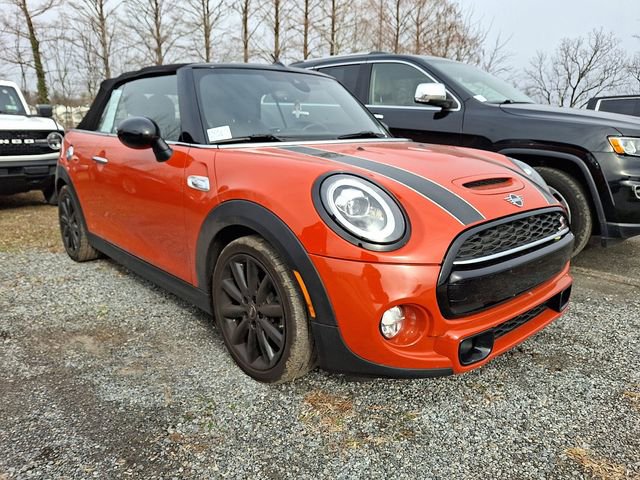 Used 2019 MINI Cooper S w/ Premium Package image 1