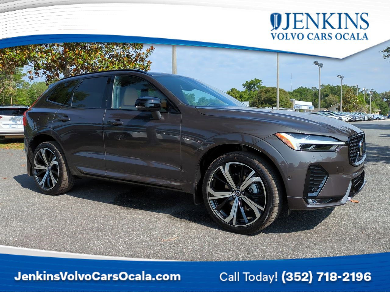 New 2025 Volvo XC60 B5 Ultra w/ Climate Package