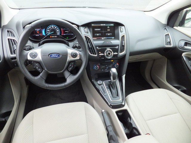 Used 2015 Ford Focus Electric Hatchback FWD image 14