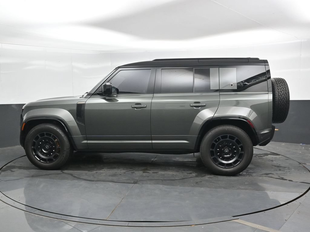 Used 2025 Land Rover Defender 110 AWD/4WD image 9