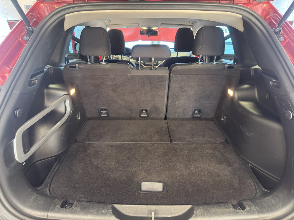 Used 2016 Jeep Cherokee Latitude w/ Cold Weather Group AWD/4WD image 29