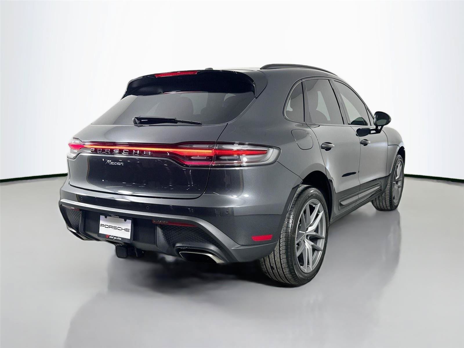 Certified 2026 Porsche Macan Turbo AWD/4WD image 7