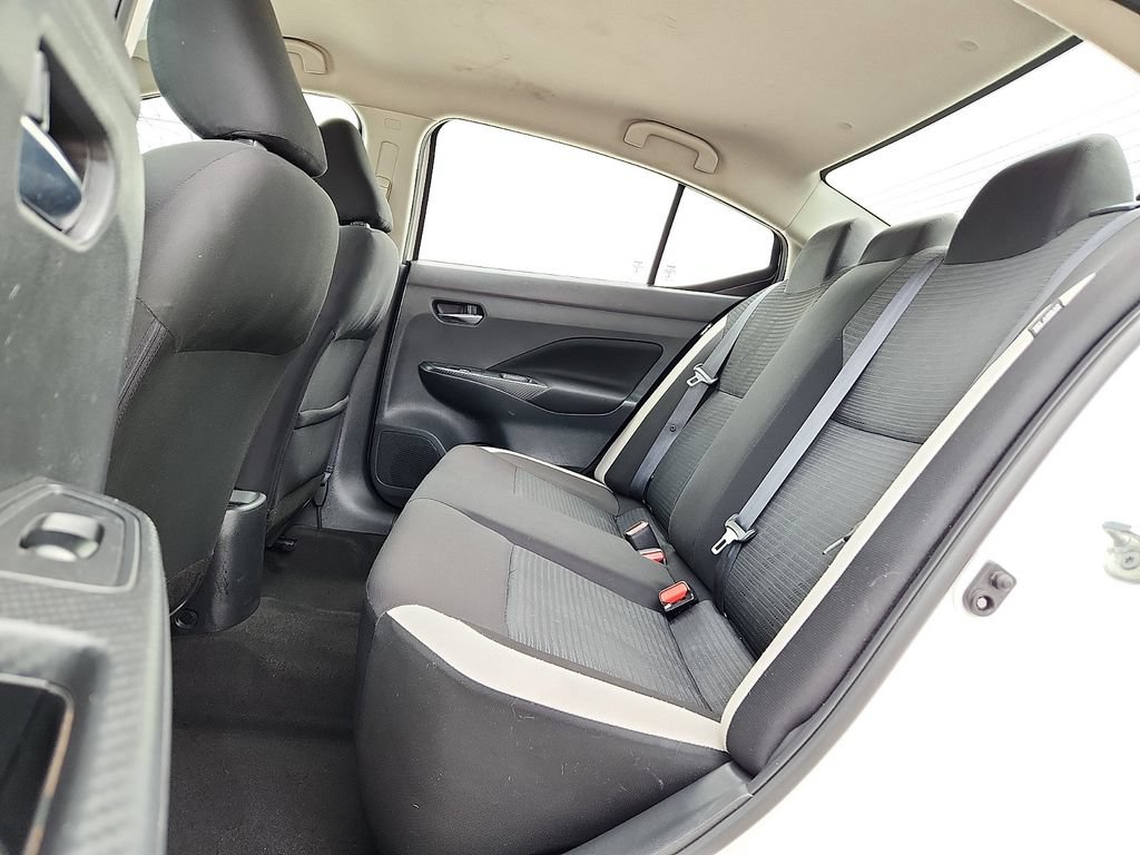 Used 2021 Nissan Versa SV FWD image 6