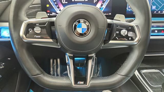 Used 2024 BMW 740i xDrive w/ Premium Package image 45