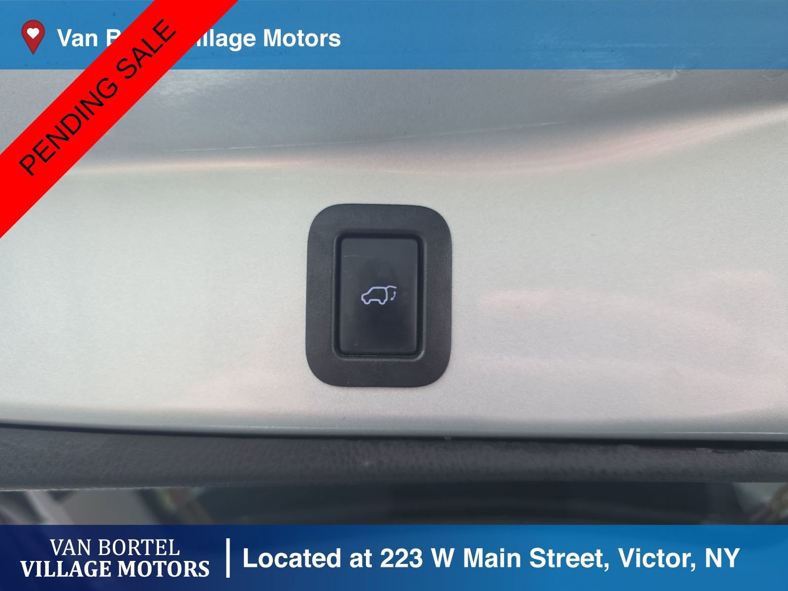 Used 2018 Toyota Highlander SE image 34