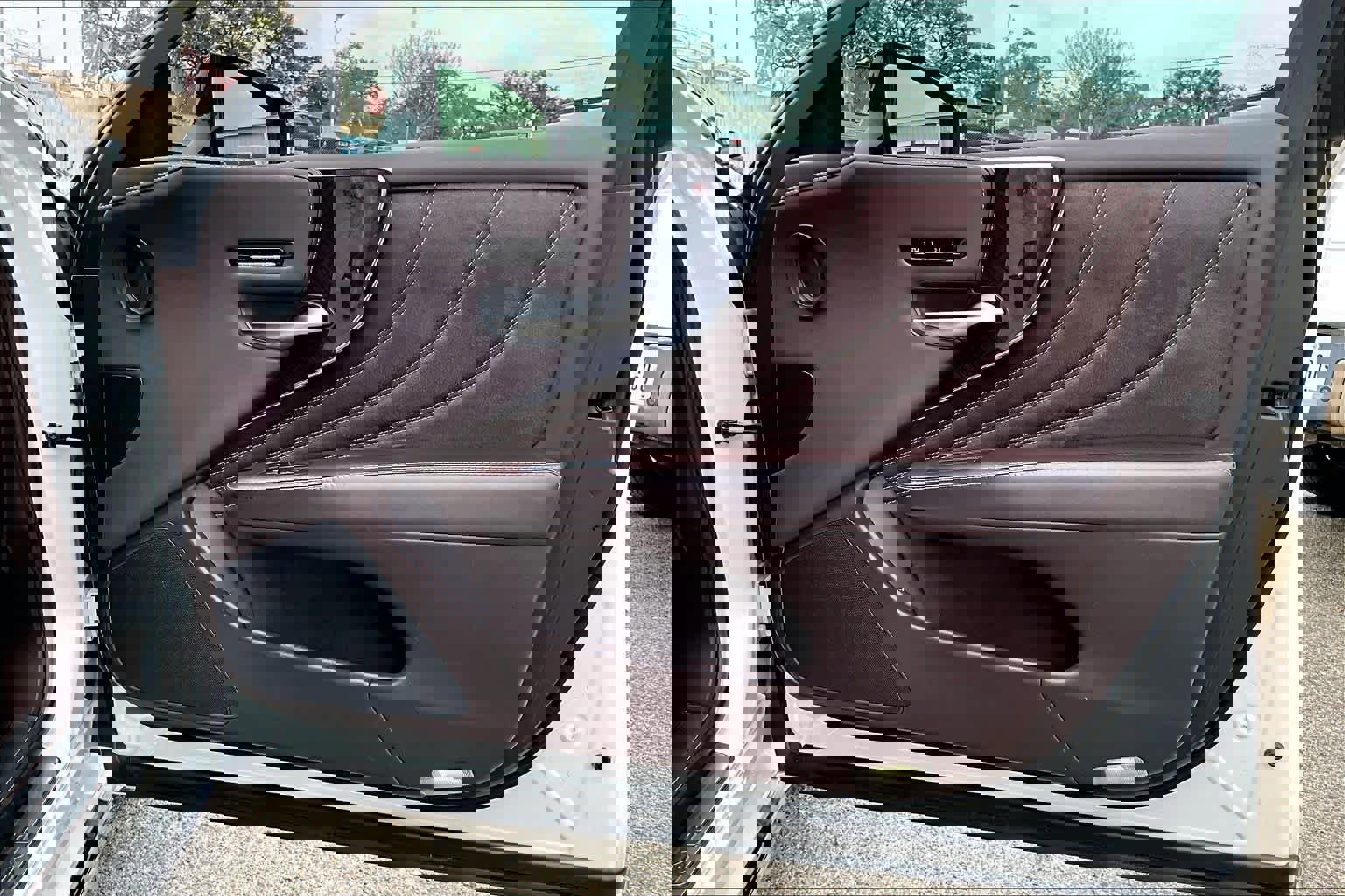 Used 2020 Lexus LS 500 image 23