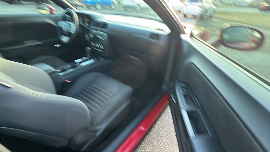 Used 2012 Dodge Challenger SXT image 18