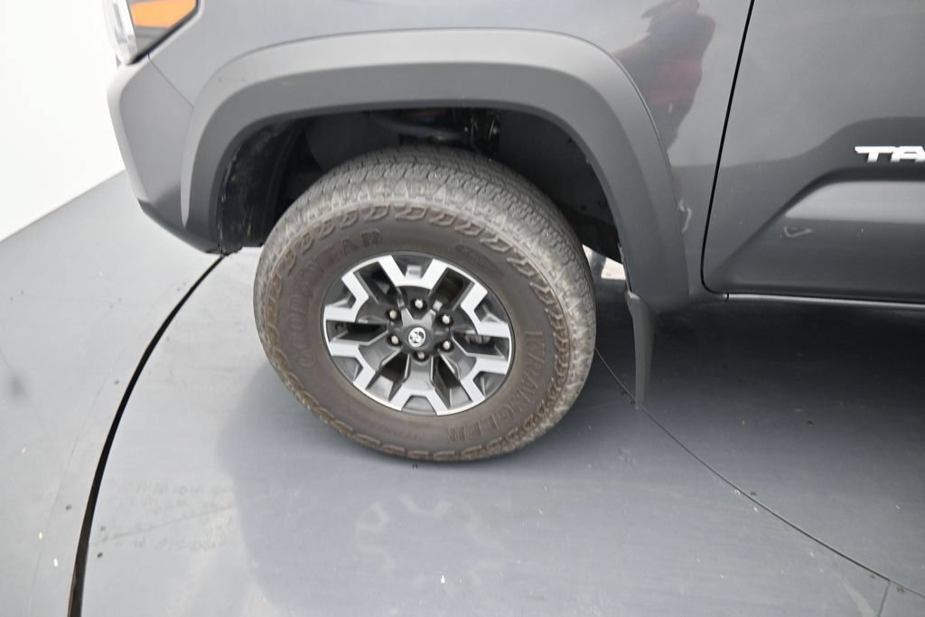 Used 2023 Toyota Tacoma TRD Off-Road AWD/4WD image 15