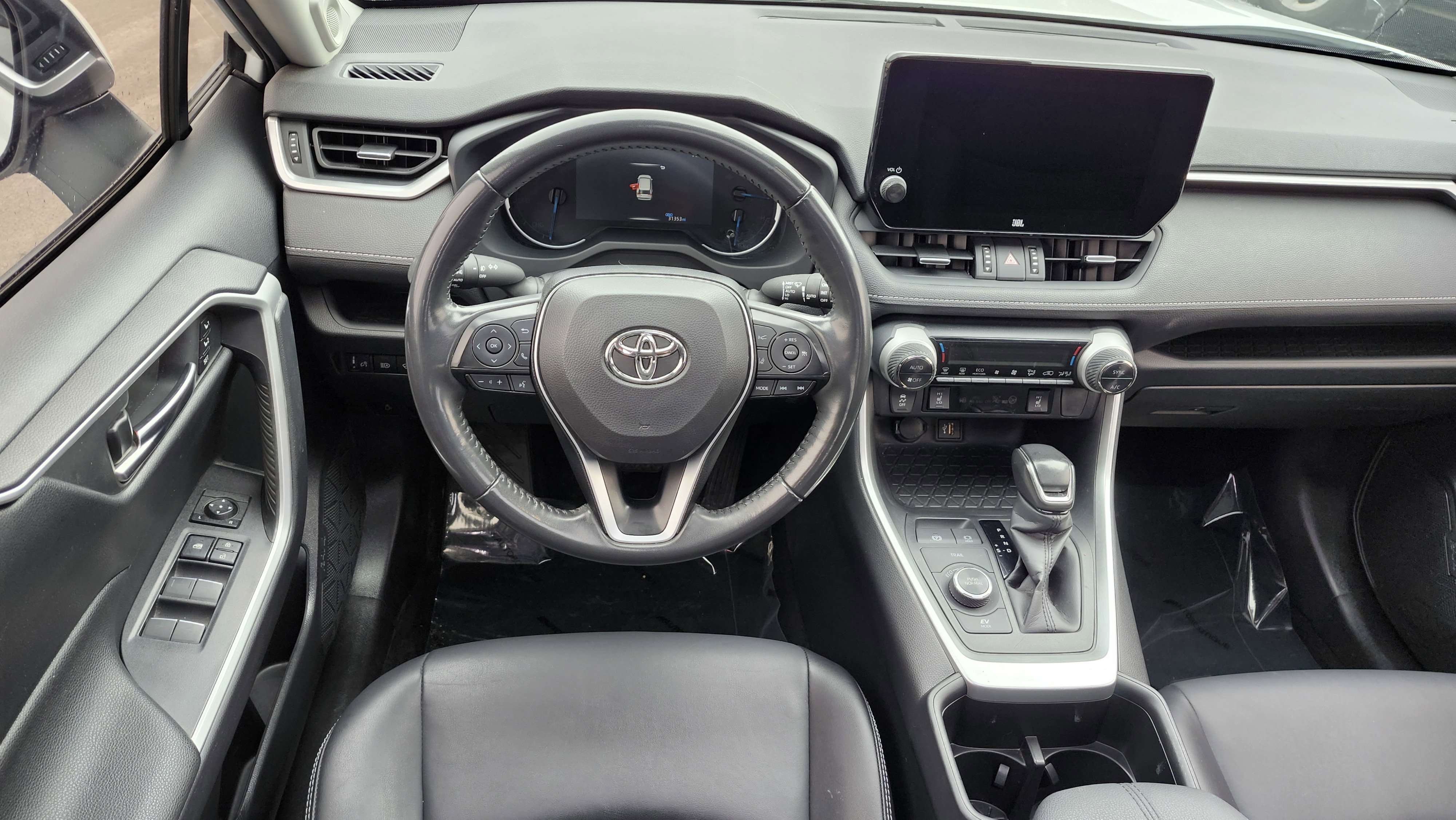 Used 2024 Toyota RAV4 XLE Premium image 32